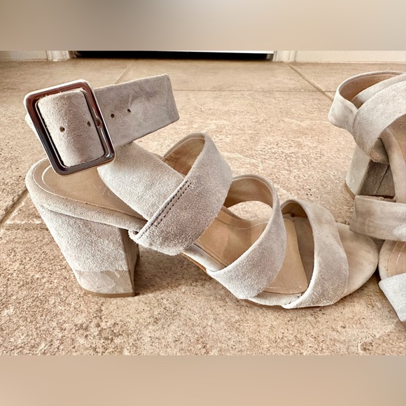 Vionic Perk Blaire Suede Heel - Picture 12 of 13